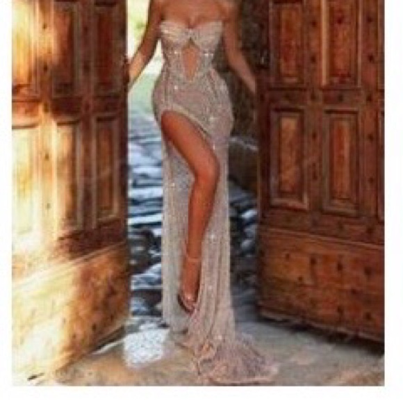 Elegant Strapless Sequined High-Slit Evening Gown - Champagne